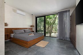 Twelve O’Clock Luxury Villas