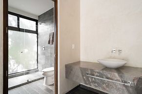 Twelve O’Clock Luxury Villas