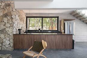 Twelve O’Clock Luxury Villas