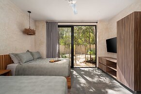 Twelve O’Clock Luxury Villas