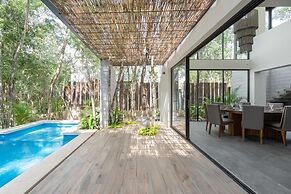 Twelve O’Clock Luxury Villas