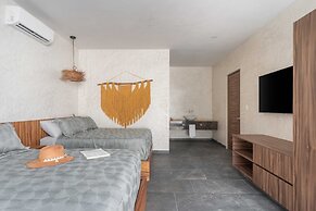 Twelve O’Clock Luxury Villas