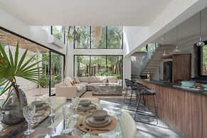 Twelve O’Clock Luxury Villas