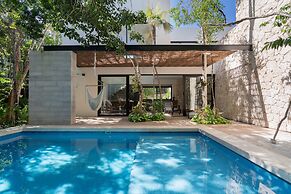 Twelve O’Clock Luxury Villas