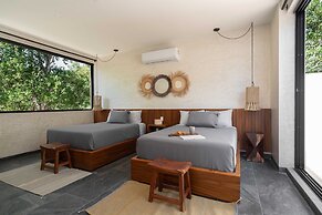 Twelve O’Clock Luxury Villas