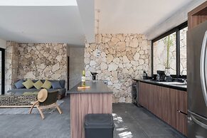 Twelve O’Clock Luxury Villas