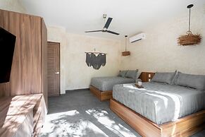 Twelve O’Clock Luxury Villas