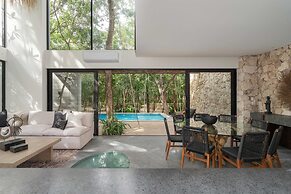 Twelve O’Clock Luxury Villas