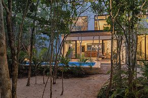 Twelve O’Clock Luxury Villas