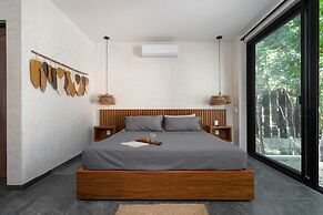 Twelve O’Clock Luxury Villas