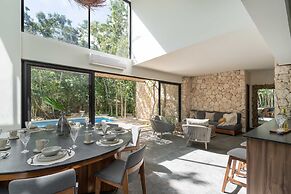 Twelve O’Clock Luxury Villas