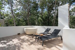 Twelve O’Clock Luxury Villas