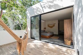 Twelve O’Clock Luxury Villas