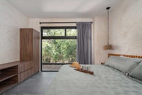 Twelve O’Clock Luxury Villas