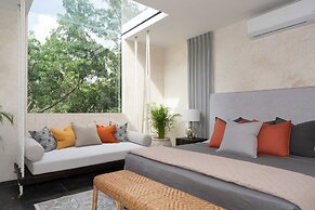 Twelve O’Clock Luxury Villas