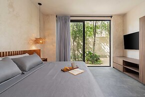 Twelve O’Clock Luxury Villas