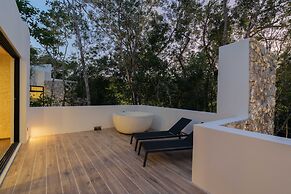 Twelve O’Clock Luxury Villas