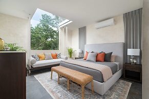 Twelve O’Clock Luxury Villas