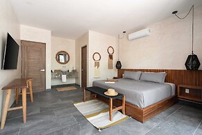 Twelve O’Clock Luxury Villas