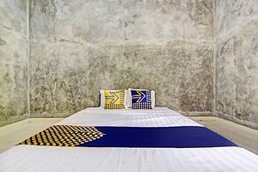 SPOT ON 93527 Agus Kostel SyariahNearWisata Agro Jollong