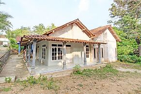 SPOT ON 93527 Agus Kostel SyariahNearWisata Agro Jollong