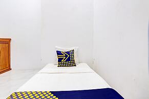 SPOT ON 93527 Agus Kostel SyariahNearWisata Agro Jollong