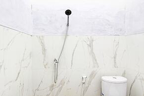 SPOT ON 93527 Agus Kostel SyariahNearWisata Agro Jollong