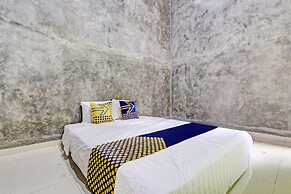 SPOT ON 93527 Agus Kostel SyariahNearWisata Agro Jollong