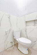 SPOT ON 93527 Agus Kostel SyariahNearWisata Agro Jollong