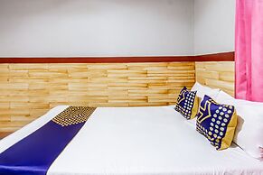 SPOT ON 93517 De Lanang Homestay Near Masjid Janapria