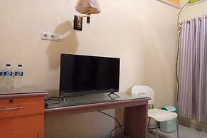 OYO 93532 Kost Nian Syariah Near SPBU Pertamina 74.91657 Mattirotasi S