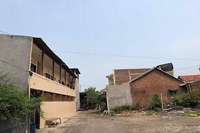 SPOT ON 93531 Homestay Puri Indah SyariahNearBandara Internasional Jua