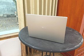 SPOT ON 93519 Kebun Manis Homestay Near Lapangan Bola Volly Batu Kumbu