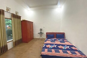 SPOT ON 93519 Kebun Manis Homestay Near Lapangan Bola Volly Batu Kumbu