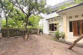 SPOT ON 93519 Kebun Manis Homestay Near Lapangan Bola Volly Batu Kumbu