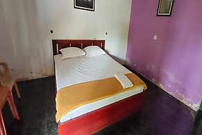 OYO 93520 Wisma Haji BunbunNearYani Heahlerr