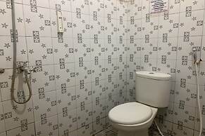 OYO 93520 Wisma Haji BunbunNearYani Heahlerr