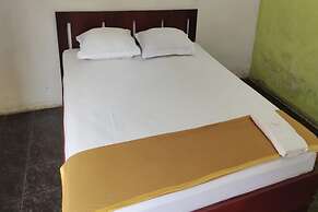 OYO 93520 Wisma Haji BunbunNearYani Heahlerr