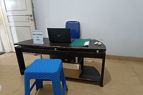 OYO 93520 Wisma Haji BunbunNearYani Heahlerr