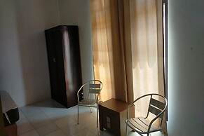 OYO 93520 Wisma Haji BunbunNearYani Heahlerr