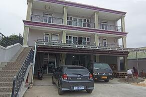 OYO 93520 Wisma Haji BunbunNearYani Heahlerr