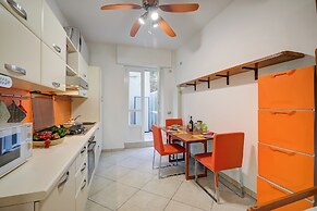 Verbena Near Center With Private Parking