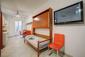 Verbena Near Center With Private Parking