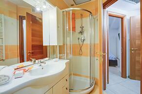 Verbena Near Center With Private Parking