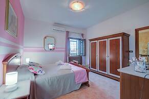 Villa Oasi With Private Pool