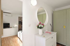 Apartment View And Pool