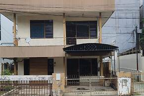 OYO 93523 Penginapan Laras PaminggirNearPesona Alam Seafood Pink Mira