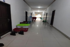 OYO 93523 Penginapan Laras PaminggirNearPesona Alam Seafood Pink Mira