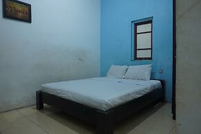 OYO 93523 Penginapan Laras PaminggirNearPesona Alam Seafood Pink Mira