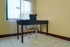 OYO 93523 Penginapan Laras PaminggirNearPesona Alam Seafood Pink Mira